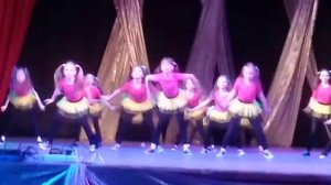 Мы маленькие дети.Красивый детский танец