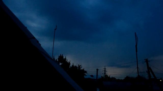 ЛАМПОВАЯ ВЕЧЕРНЯЯ ГРОЗА И ЖИВОПИСНЫЕ КУЧЕВЫЕ ОБЛАКА / ГРОЗЫ В УКРАИНЕ 2021 смотреть онлайн