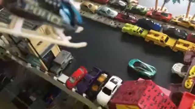 Stop motion police chase, helicopter view смотреть онлайн