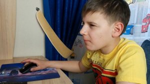 Настя играет в доктора и лечит зубы. Ева не хочет лечить зубы