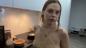 уфф у михалиной жёстко просвечивают соски