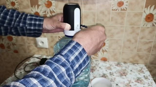 Помпа для "ЛЕНивых" Перезаряжаемый электрический насос-насадка для перекачки воды Для дома и дачи смотреть онлайн