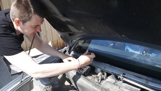 Устанавливаем жабо от LADA Priora 2 на LADA Priora 1