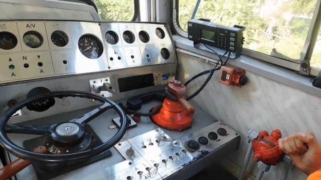 Что такое "Управлять тепловозом"? Непростой трип! // How to drive a locomotive. смотреть онлайн