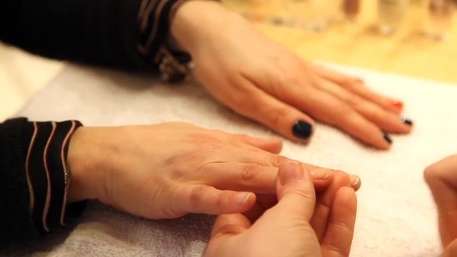 Nail Brightener & White Pencil - Instructional Video