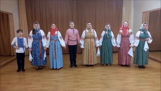 Образцовый фольклорный ансамбль Млада.mp4 смотреть онлайн