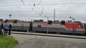 Электровоз «Ермак» 3ЭС5К-849, тормозиться с грузовым поездом, по  станции Апатиты!