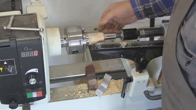 Как изготовить трость из дерева. Making a wooden walking cane. смотреть онлайн