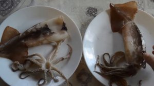 Как просто ПОЧИСТИТЬ КАЛЬМАР от пленки | ЧИСТКА ТУШКИ КАЛЬМАРА - 2 супер способа