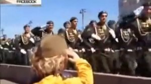Солдаты отдают честь «маленькому генералу» на репетиции Парада Победы