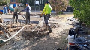 Заливаем двор цементом. Обустройство участка вокруг дома.