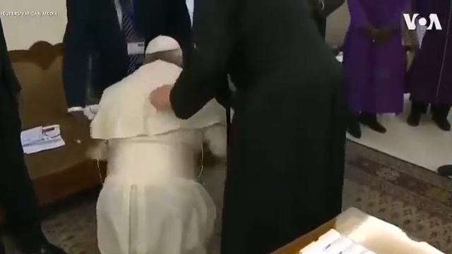 Папа Римский поклоняется неграм смотреть онлайн