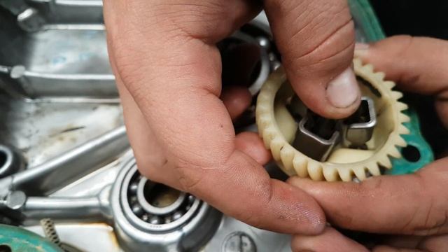 HONDA GX390 13HP ENGINE HOW TO REFIT GOVERNOR COG & HOW IT WORKS QWASHERS YOUTUBE смотреть онлайн