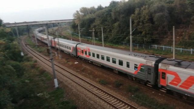 Электровоз ЭП1М 659 с поездом №360Ч Калининград-Адлер. смотреть онлайн