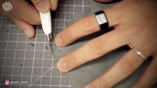 Making A Non-stitched Two Pocket Card Wallet | Leathercraft DIY