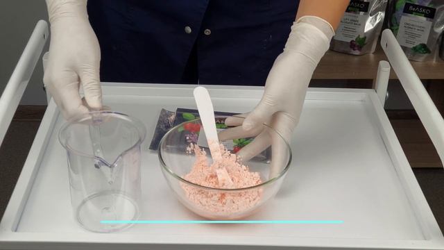 Инструкция по смешиванию Альгинатной маски с ацеролой / Vitamin Coctail Alginate Mask, BeASKO смотреть онлайн
