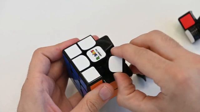 Rubik's Connected Cube Support Tutorial - How to Disassemble your cube смотреть онлайн