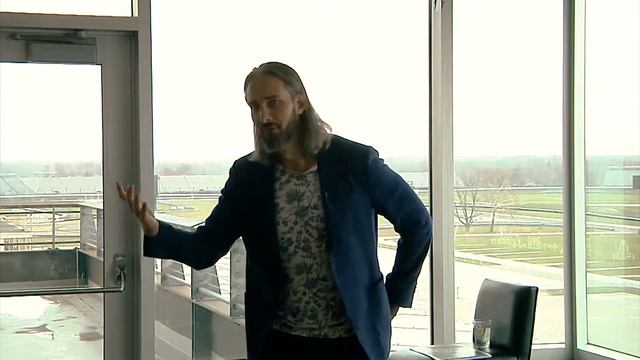 Playing To Not Lose Is Flawed - Garrett Gunderson LIVE смотреть онлайн