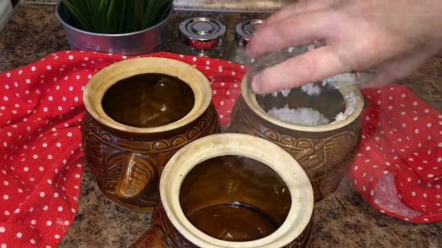 Курица с рисом в горшочках: рецепт от Foodman.club смотреть онлайн