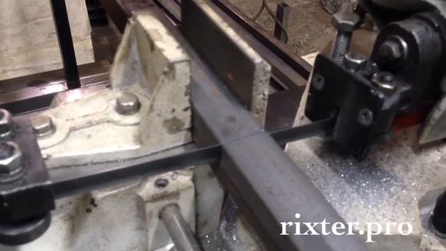 Резка труб ленточной пилой. Турники Rixter смотреть онлайн