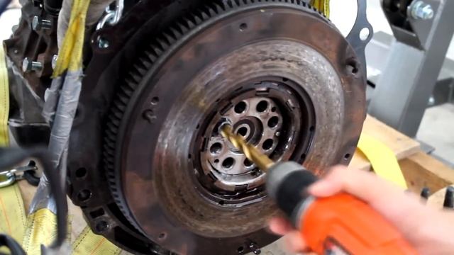 3SGE BEAMS Swapped FRS Engine Rebuild Day 2.. Clutch and Flywheel Removal. смотреть онлайн