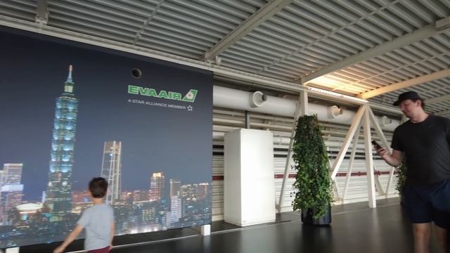 Flying out of Amsterdam Schiphol Airport to Toronto | Departures Walk смотреть онлайн