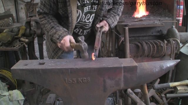 Knife made from scrap of farriers rasp. смотреть онлайн