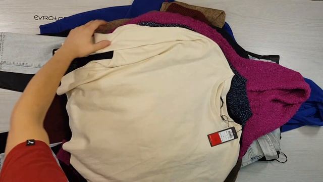 03354 MIX BESTSELLER LADIES (Микс Женский осень/зима ) 19 пак 10,3 кг. 22,20€ за кг. смотреть онлайн