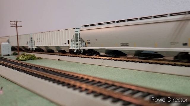 CSX SD70MAC leads private grain train смотреть онлайн