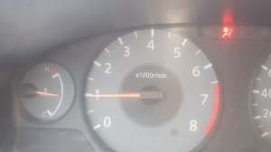 ниссан альмера троит