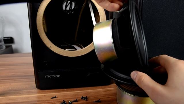 Microlab Solo 7c look inside + sound/bass test смотреть онлайн