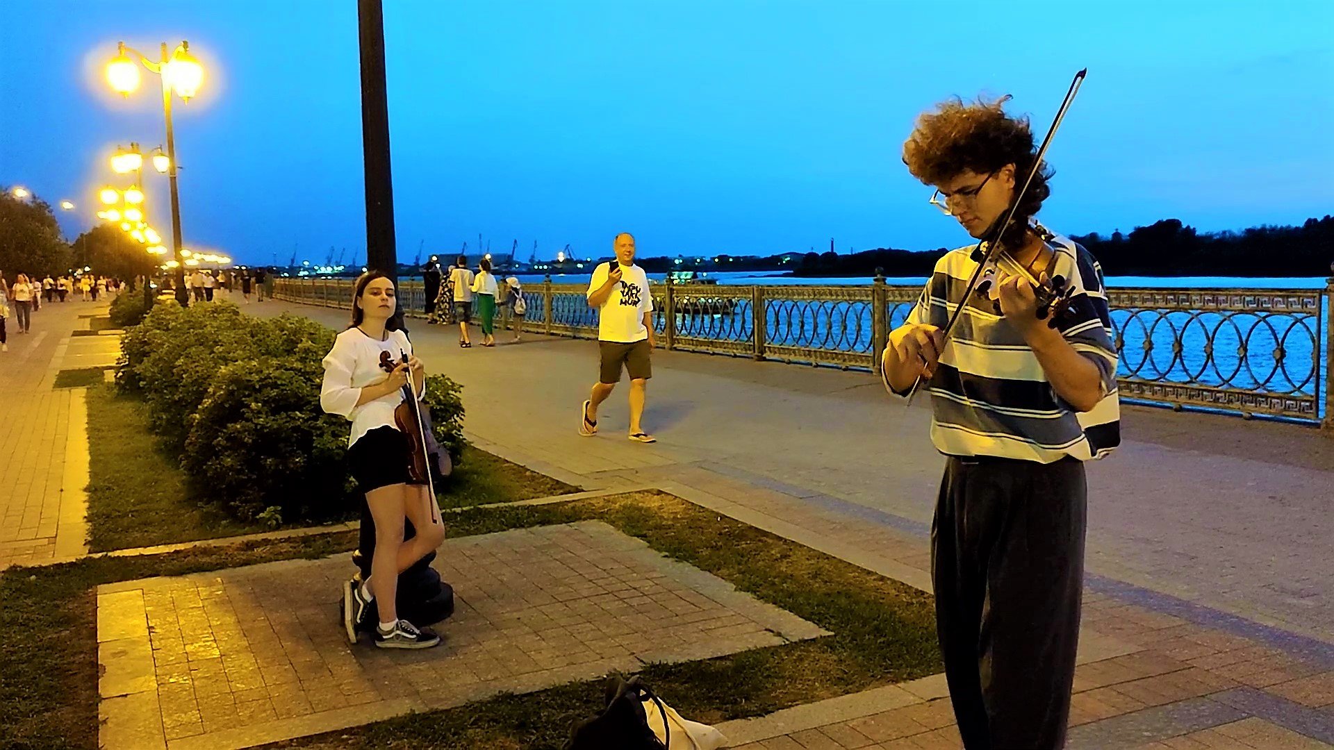 Музыкальный шедевр! Metallica:The Unforgiven на скрипке.Уличные музыканты Астрахани смотреть онлайн