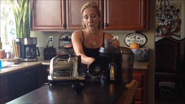 Types of Juicers: Fast Juicer Vs. Slow Juicer смотреть онлайн