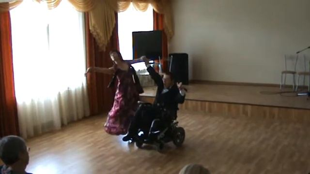 Танец на коляске ''Вальс Е Дога'' День открытых дверей в ПНИ 2 Александр Калинкин смотреть онлайн