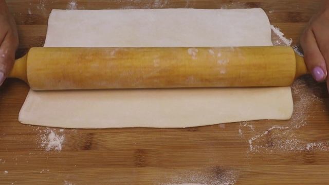 Слоеный пирог с курицей и сыром сулугуни. Быстрый рецепт / Chicken and cheese pie. Eng sub смотреть онлайн