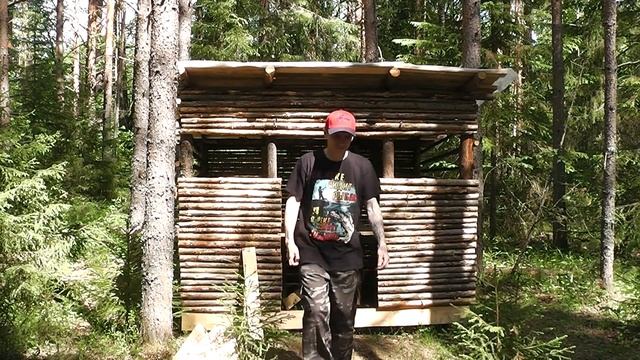 Вот ЭТО ДА! Деревня в ЛЕСУ СВОИМИ РУКАМИ! Один ПОСТРОИЛ ТАЁЖНЫЙ ХУТОР! смотреть онлайн
