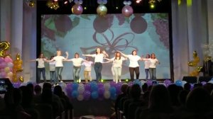 Федерико Фелинни - танец родителей на Последний звонок