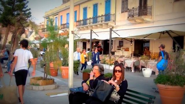 Прогулка на закате море набережная .Вы должны узнать про мою жизнь на Сицилии. смотреть онлайн