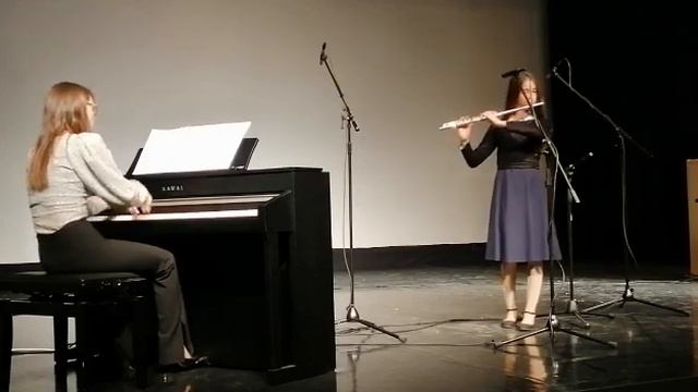 W.Popp: Hungarian Dance, No. 2 - Amia Novaković, flute смотреть онлайн
