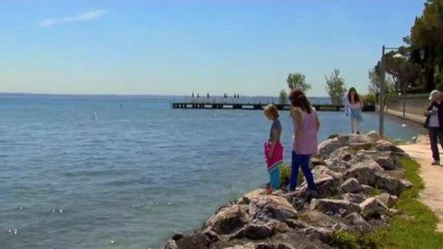 Бардолино на озере Гарда смотреть онлайн