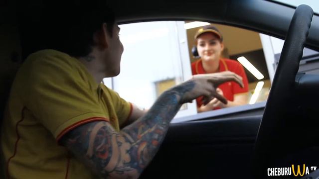 Дикий Пранк в МакАвто ⁄ Пикап работниц МакДака