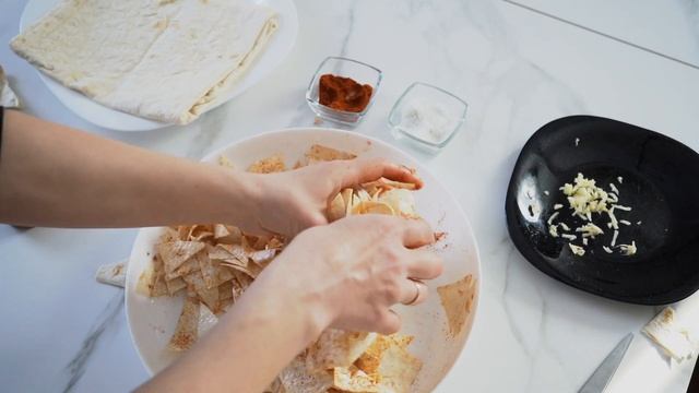 ЧИПСЫ ИЗ ЛАВАША. Самый быстрый и самый простой рецепт! смотреть онлайн