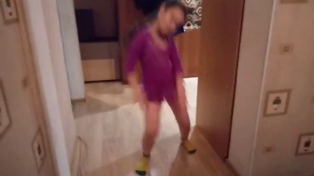 танцующая дочь смотреть онлайн