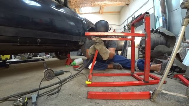 Тележка для сварочного аппарата за 1600 рублей. Своими руками. смотреть онлайн