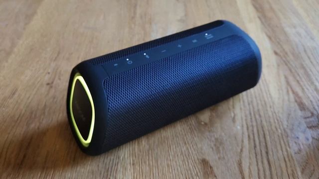 LG Xboom GO XG7 Review and Sound Test - You want to see this! смотреть онлайн