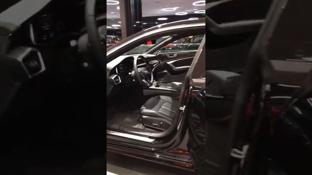 Чёрная Audi A7 смотреть онлайн