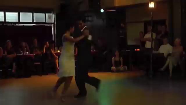 Florencia LABIANO & Hernan RODRIGUEZ @ Soho Tango смотреть онлайн