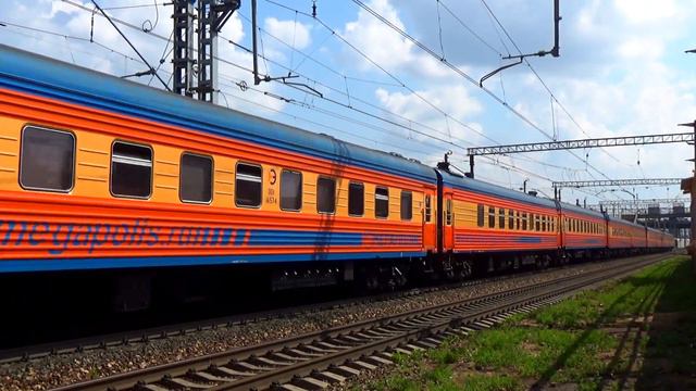 "Мегаполис впервые на канале!" Электровоз ЭП2К-359 с перегоняемым скорым поездом "Мегаполис" смотреть онлайн