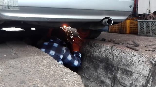 Ремонт выхлопной трассы на Toyota Camry SV41 смотреть онлайн