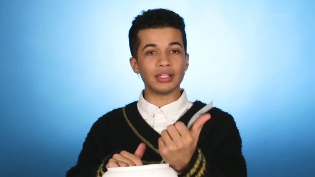 Jordan Fisher Reads Thirst Tweets смотреть онлайн
